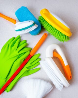 Bí Quyết Chọn Lựa Và Sử Dụng Dụng Cụ Dọn Dẹp Nhà Vệ Sinh Hiệu Quả Như Chuyên Gia